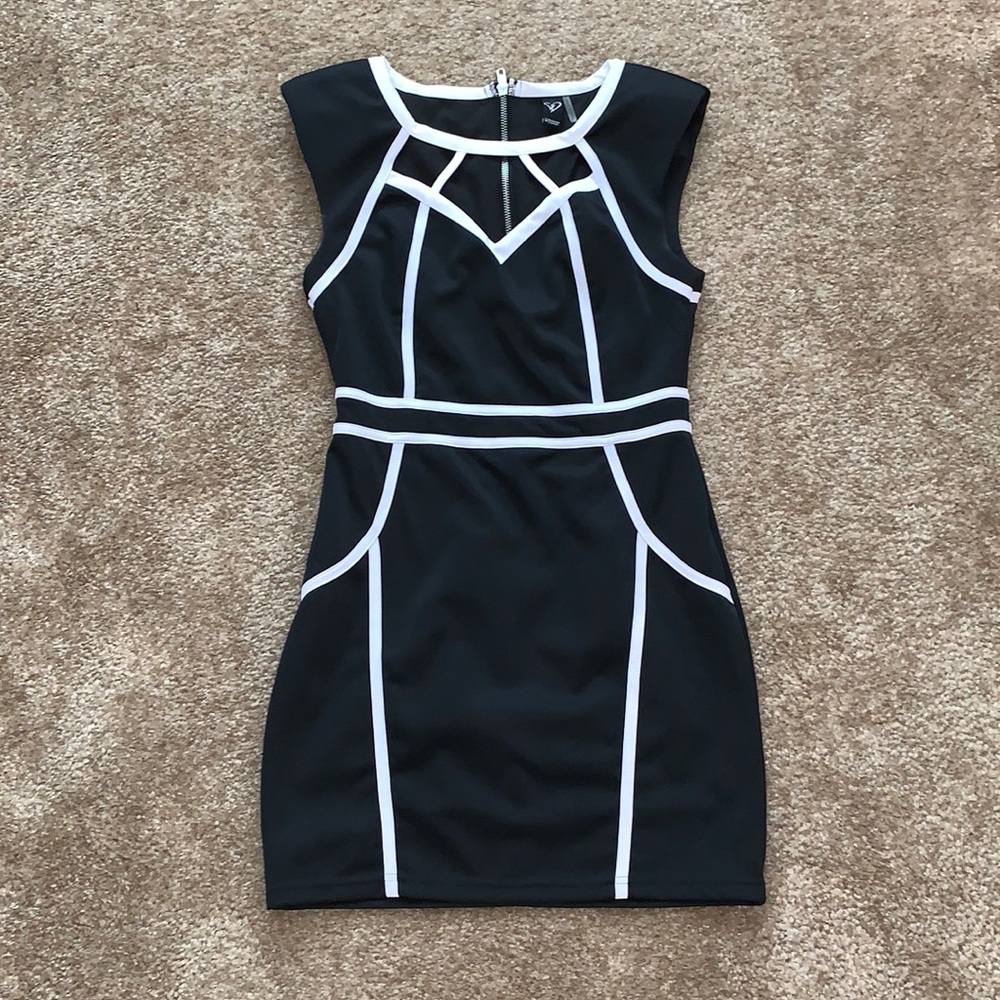 Mini black dress from Windsor. Size medium.